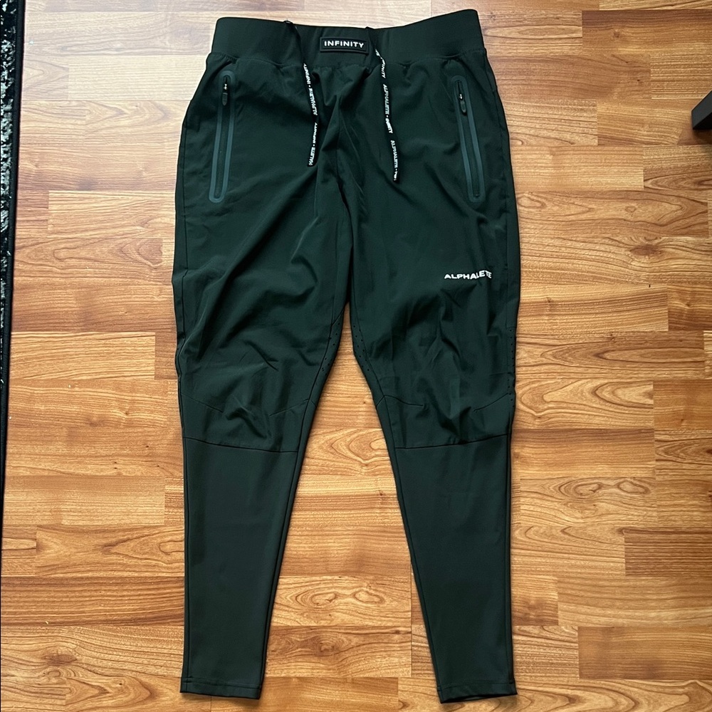 Alphalete Men’s M Infinity Forest Green Joggers